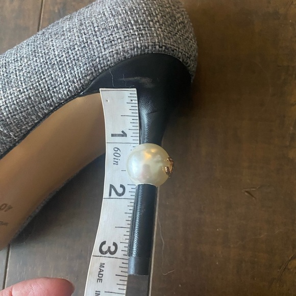 Chanel Black white Tweed leather cap toe Pearl Heels - Picture 12 of 16